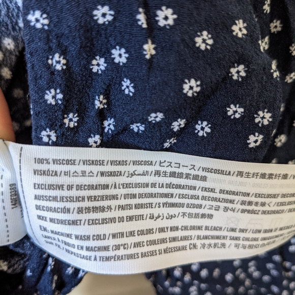 Abercrombie long sleeve tie front top - Picture 3 of 3